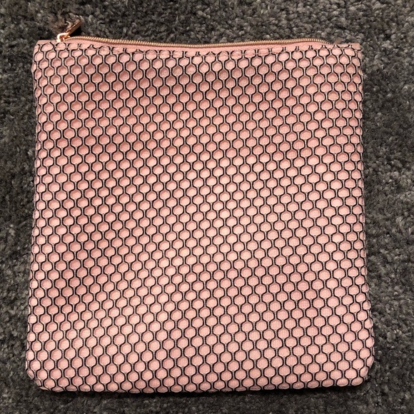 Set Of 3 Cosmetic Bags - Picture 2 of 8